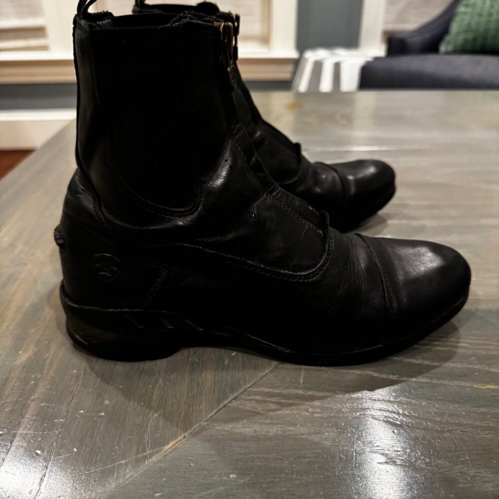 Ariat® Ladies’ Zip Paddock Boots Black, size 7.5 - Picture 3 of 4